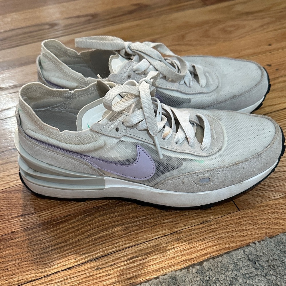 Nike waffle tennis shoe US6.5